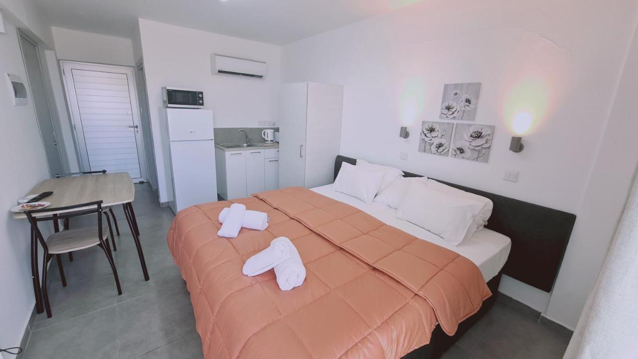 Stay Napa Living Studios Agia Napa Buitenkant foto